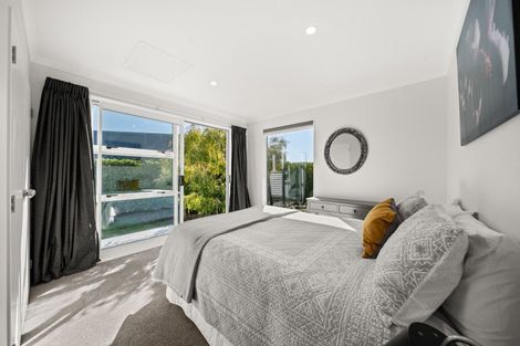 Photo of property in 32 Burgundy Drive, Martinborough, 5711