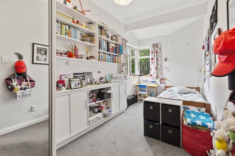 Photo of property in 11 Waikare Street, Karori, Wellington, 6012