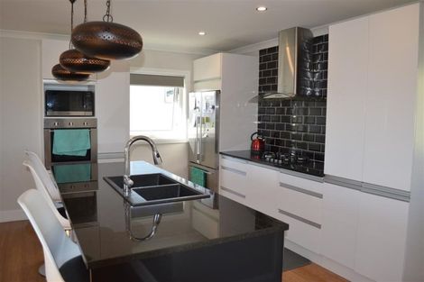 Photo of property in 11 Madeira Close, Whitby, Porirua, 5024