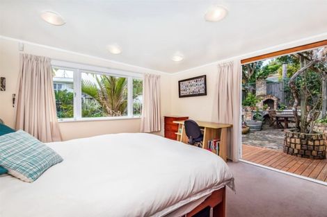Photo of property in 2/26 Glenvar Road, Torbay, Auckland, 0630