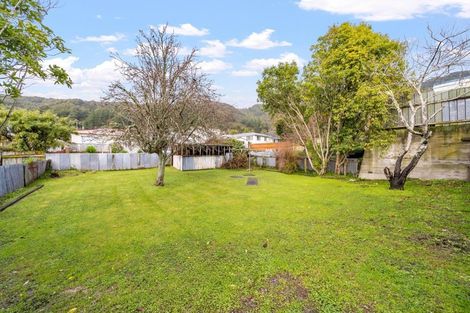 Photo of property in 49 Lees Grove, Wainuiomata, Lower Hutt, 5014