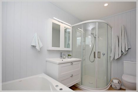 Photo of property in 10a Pratt Avenue, Foxton Beach, Foxton, 4815