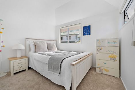 Photo of property in 2/41 Raleigh Road, Northcote, Auckland, 0627