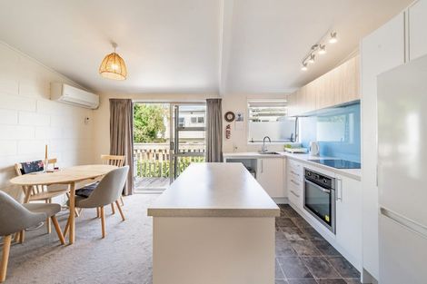 Photo of property in 4/23 Collins Avenue, Tawa, Wellington, 5028