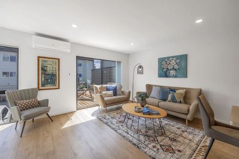 Photo of property in 16 Meritage Lane, Te Atatu South, Auckland, 0610