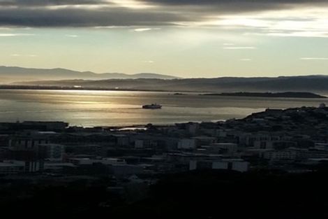 Photo of property in Harbour View Apartments, 147 Ohiro Road, Brooklyn, Wellington, 6021