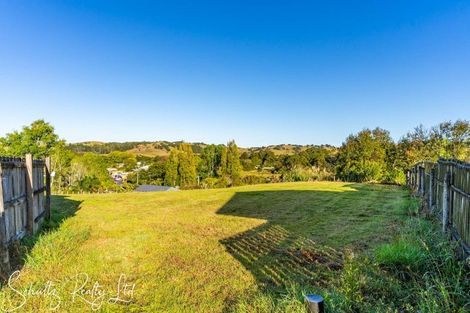 Photo of property in 10 Skelton Crescent, Paparoa, 0571