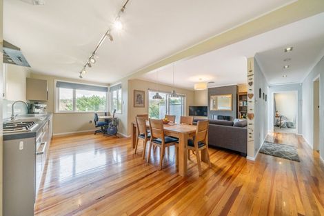 Photo of property in 35 Poto Road, Normandale, Lower Hutt, 5010