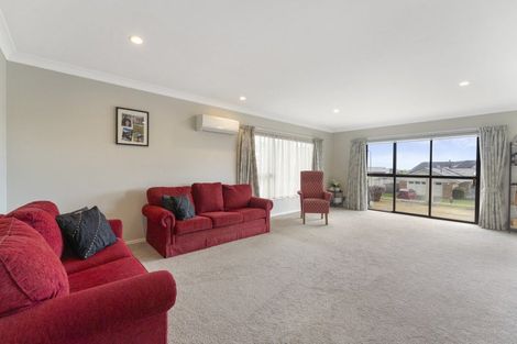 Photo of property in 7 Major Durie Place, Waikanae Beach, Waikanae, 5036