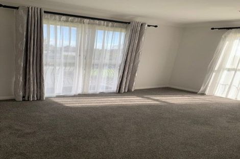 Photo of property in 2 Glastry Close, East Tamaki Heights, Auckland, 2016