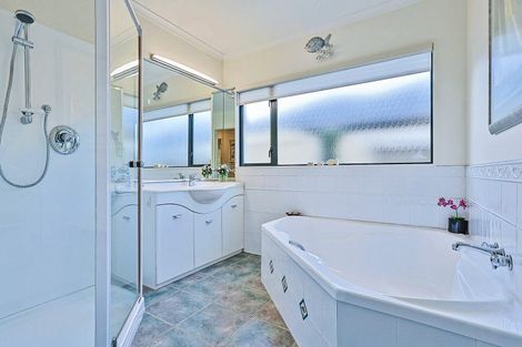 Photo of property in 10 Park Lane, Greenmeadows, Napier, 4112