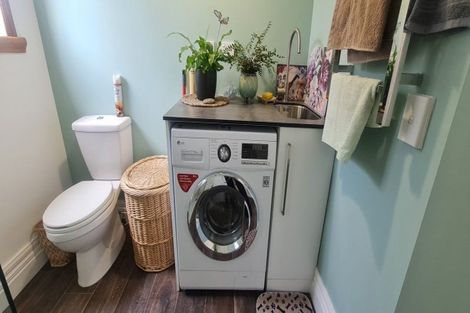 Photo of property in 27 Waitere Street, Marton, 4710