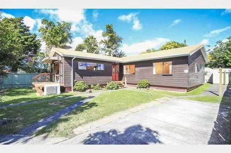 Photo of property in 20 Yeovil Road, Te Atatu Peninsula, Auckland, 0610