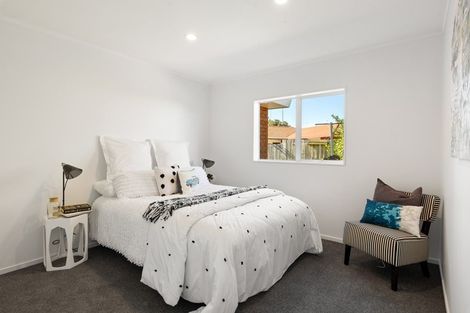 Photo of property in 198 Lakeside Drive, Orewa, 0931