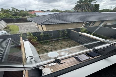 Photo of property in 10/5 Hikurangi Street, Te Atatu Peninsula, Auckland, 0610