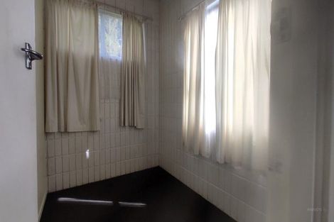 Photo of property in 2/21 Reynella Drive, Massey, Auckland, 0614