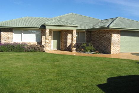 Photo of property in 3 Ross Place, Northwood, Christchurch, 8051