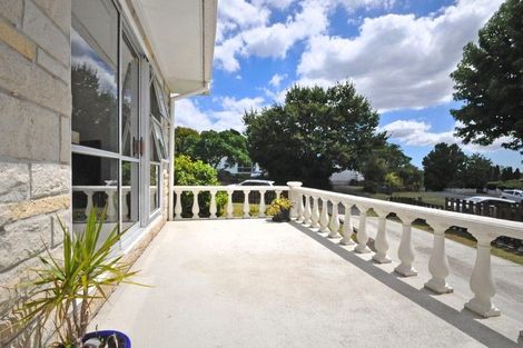 Photo of property in 22 Sunvue Road, Glen Eden, Auckland, 0602