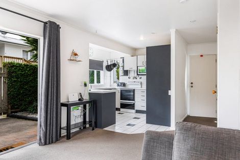 Photo of property in 41 Colwill Road, Massey, Auckland, 0614