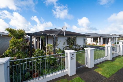 Photo of property in 20d Victoria Street, Hawera, 4610
