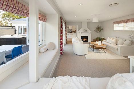 Photo of property in 74 Princes Street, Cambridge, 3434