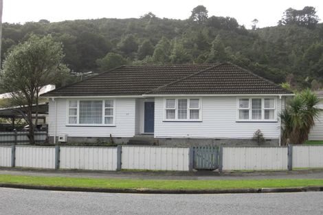 Photo of property in 49 Horoeka Street, Stokes Valley, Lower Hutt, 5019
