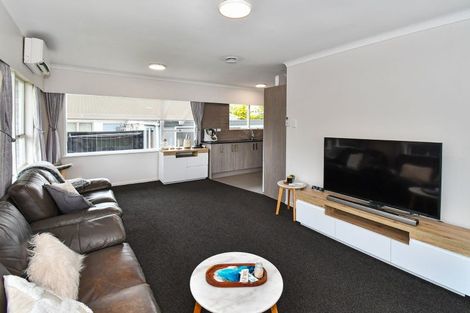 Photo of property in 2/5 Ashdown Place, Pahurehure, Papakura, 2113