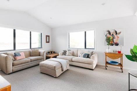 Photo of property in 16 Olive Close, Omokoroa, 3114