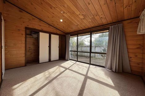 Photo of property in 2/68 Gibbons Street, Ebdentown, Upper Hutt, 5018