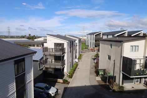 Photo of property in 60 Niu Lane, Te Atatu South, Auckland, 0610