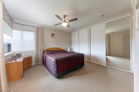 Photo of property in 2a Tawa Road, Te Atatu Peninsula, Auckland, 0610