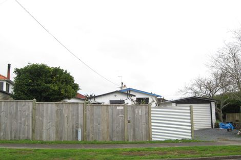 Photo of property in 11 Broadway, Waitara, 4320
