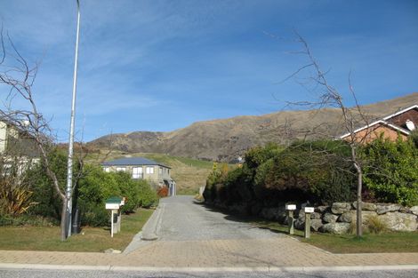 Photo of property in 77 Meadowstone Drive, Wanaka, 9305