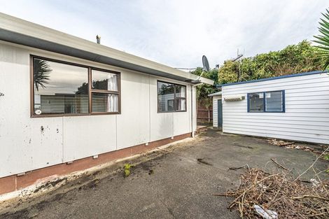 Photo of property in 19 Tongariro Street, Castlecliff, Whanganui, 4501