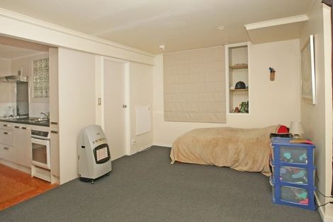 Photo of property in 18 Moffitt Street, Vogeltown, Wellington, 6021