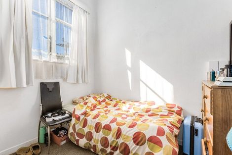 Photo of property in 81 Northland Road, Northland, Wellington, 6012