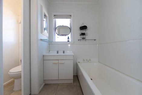 Photo of property in 24 Mill Road, Clive, 4102