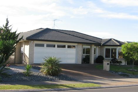 Photo of property in 41 Kath Hopper Drive, Orewa, 0931