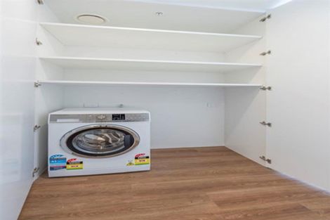 Photo of property in 27 Raukohekohe Road, Wiri, 2104