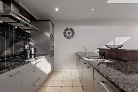 Photo of property in 6/29 Third Avenue, Tauranga, 3110