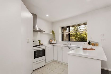Photo of property in 30 Lees Road, Strowan, Christchurch, 8052