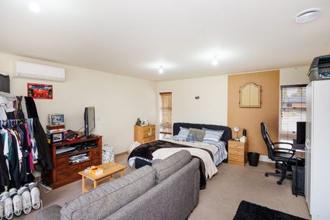 Photo of property in 52 Kentucky Way, Awapuni, Palmerston North, 4412
