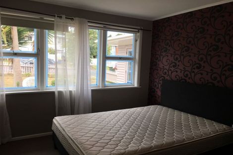 Photo of property in 65 Bond Crescent, Forrest Hill, Auckland, 0620