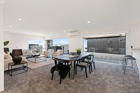 Photo of property in 131 Churchill Road, Rothesay Bay, Auckland, 0630