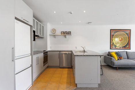 Photo of property in 301/178 Marine Parade, Mount Maunganui, 3116