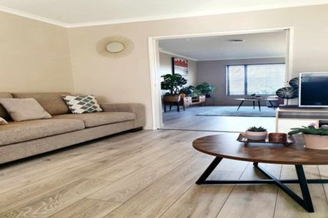 Photo of property in 21 Cambrian Street, Churton Park, Wellington, 6037