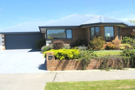 Photo of property in 28 John Morel Place, Parklands, Christchurch, 8083