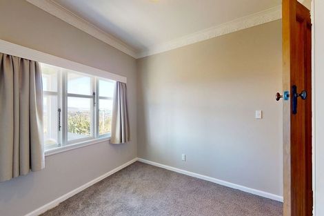 Photo of property in 168 The Ridgeway, Mornington, Wellington, 6021