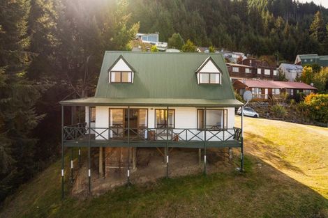 Photo of property in 1 Von Place, Fernhill, Queenstown, 9300