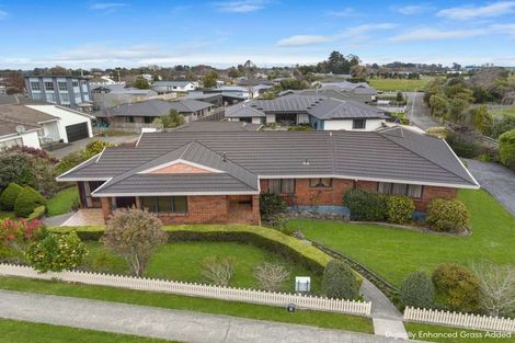 Photo of property in 5 Wanganui Road, Marton, 4710